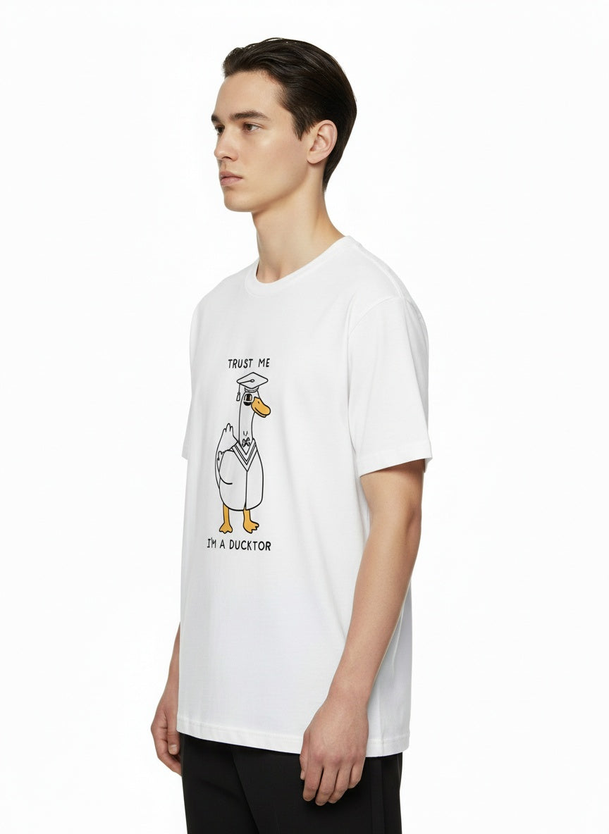 Trust Me I'm a Ducktor – Funny Duck Graphic T-Shirt